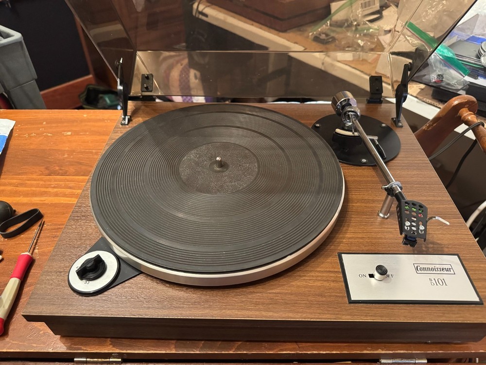 Connoisseur BD101 turntable