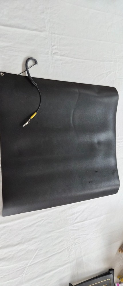ELECTRO STATIC ANTI-STATIC MAT 19.5" x 23.5" Black Mat