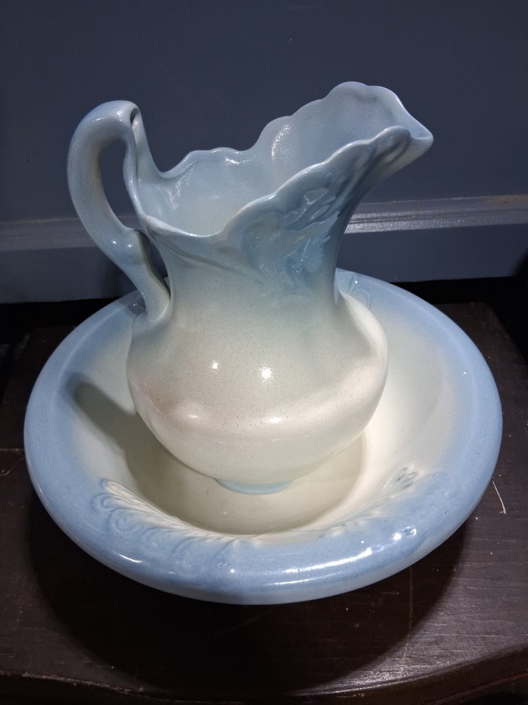 Small Vintage Pitcher & Basin