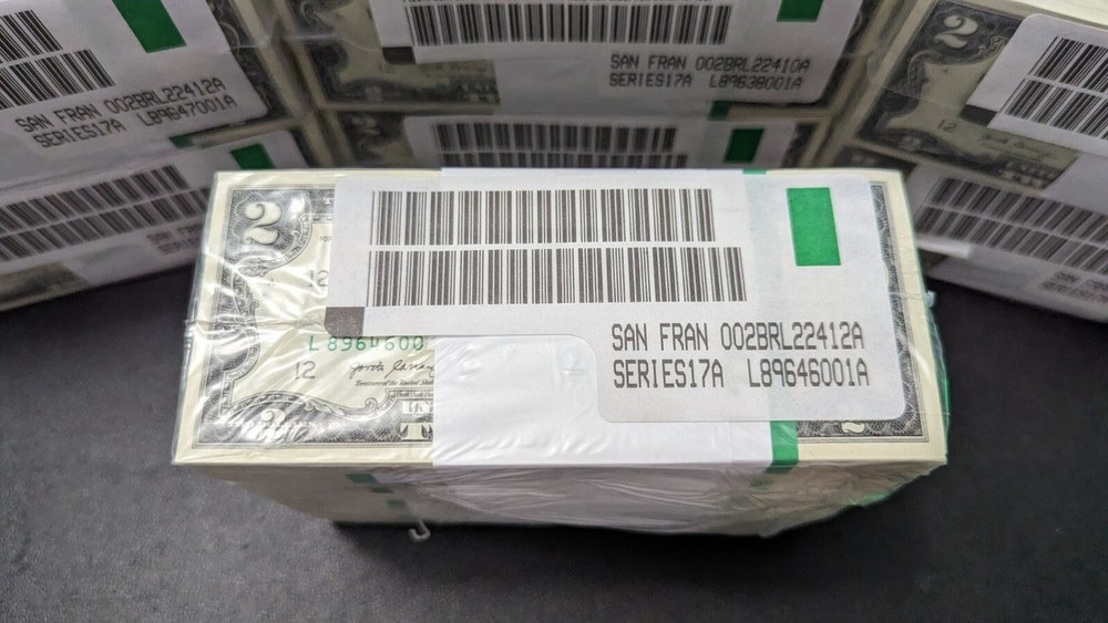 100 TWO DOLLAR BILLS - $2 UNCIRCULATED SEQUENTIAL STRAP-2017A GEM CU