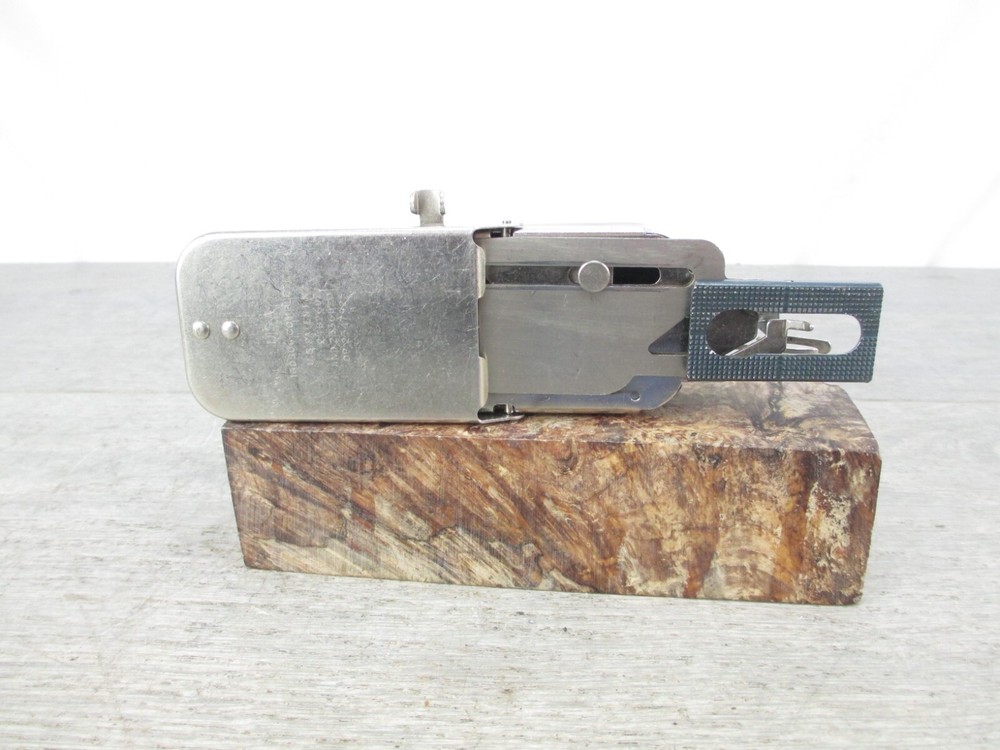 Singer 160506 Buttonholer Button Holer