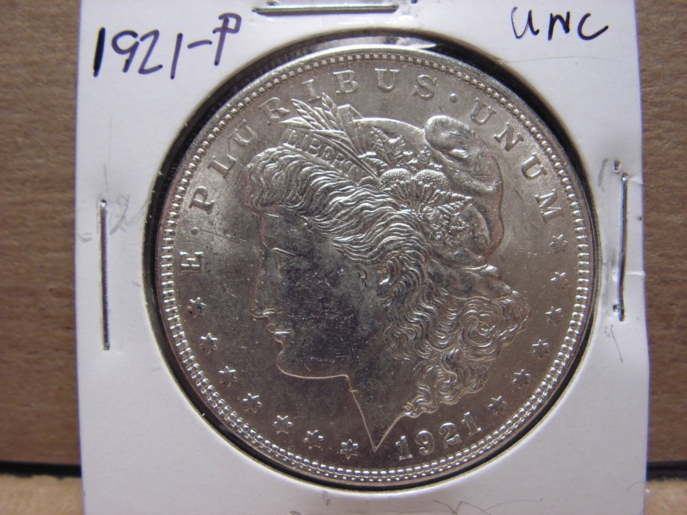1921 - P Morgan Silver Dollar. UNC.