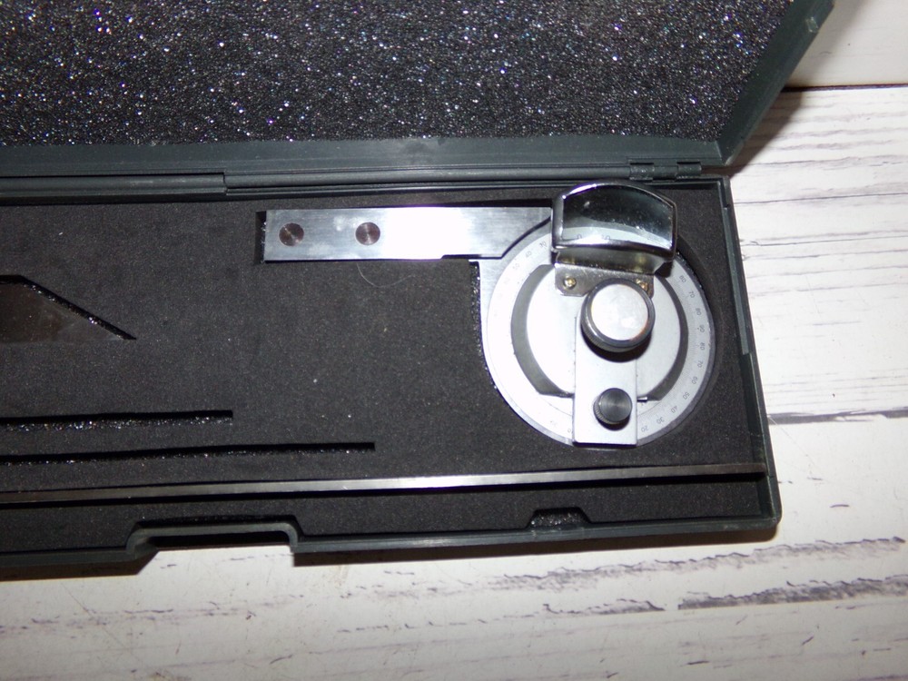 360 UNIVERSAL BEVEL DIAL PROTRACTOR w/ MAGNIFIER IN CASE