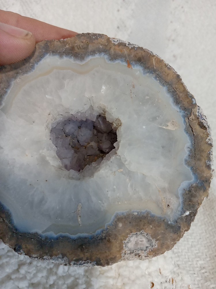 Geode Half w/light blue +Bonus Rock