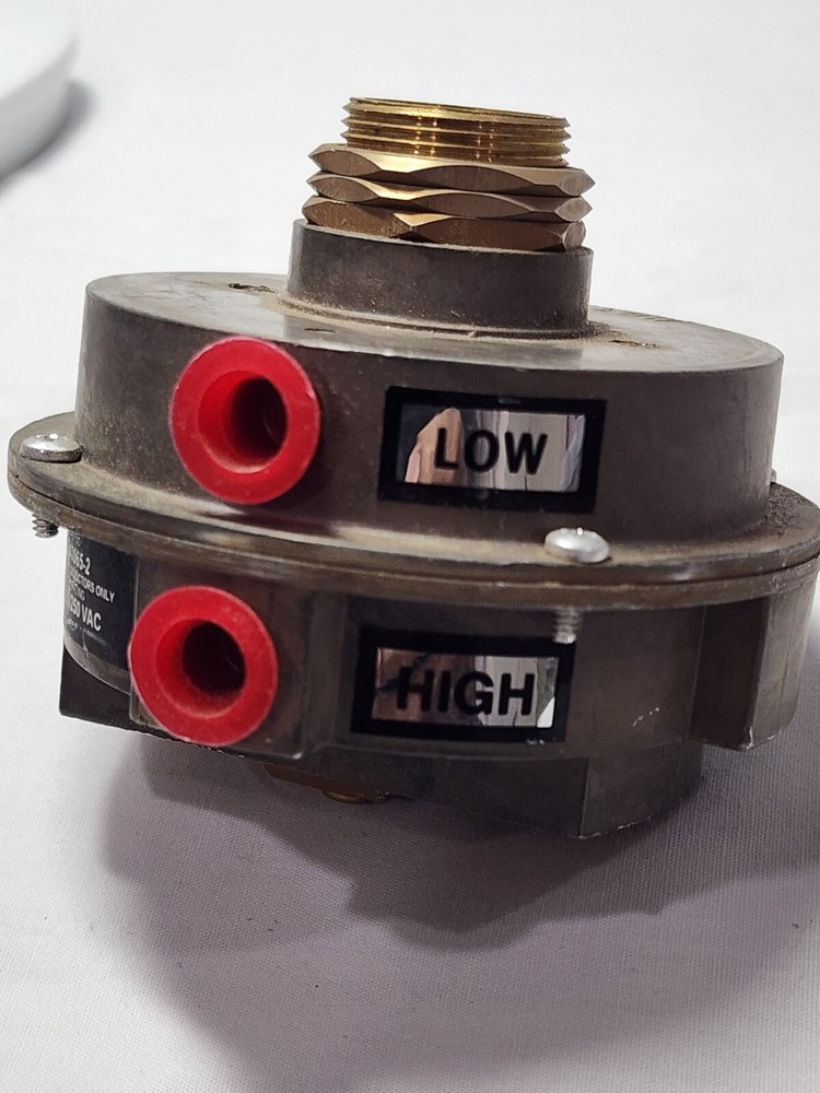 Bec Controls Air Pressure Proving Switch R72C1G -216