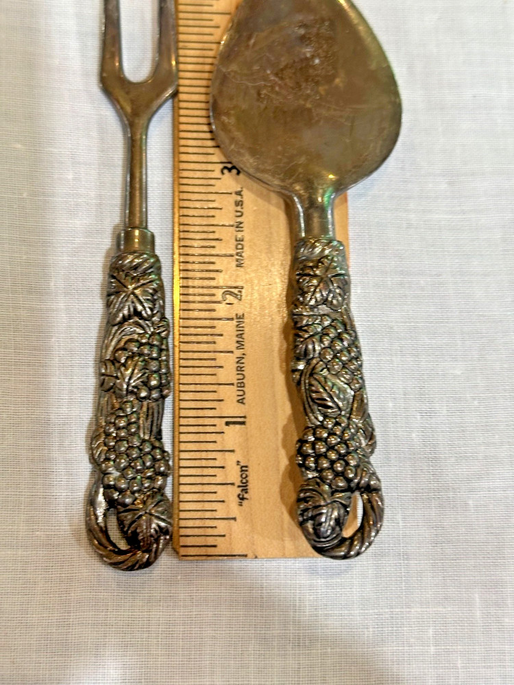 Arthur Court Silver Plated 2 Pcs Grape Vine 5 in. Cheese Servers