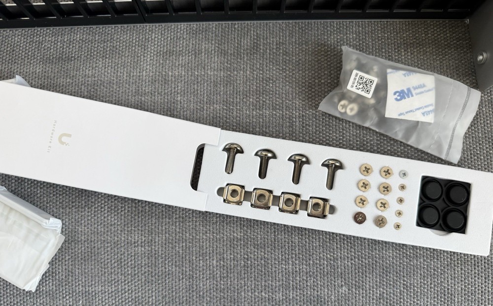 Ubiquiti Unifi Rack Mount Blank Patch Panel 24-Port UACC-RACK-PANEL-PATCH OPEN B