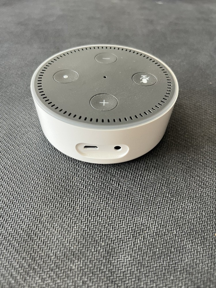 Amazon Echo Dot (1st Generation) – White RS03QR – No Power Cable