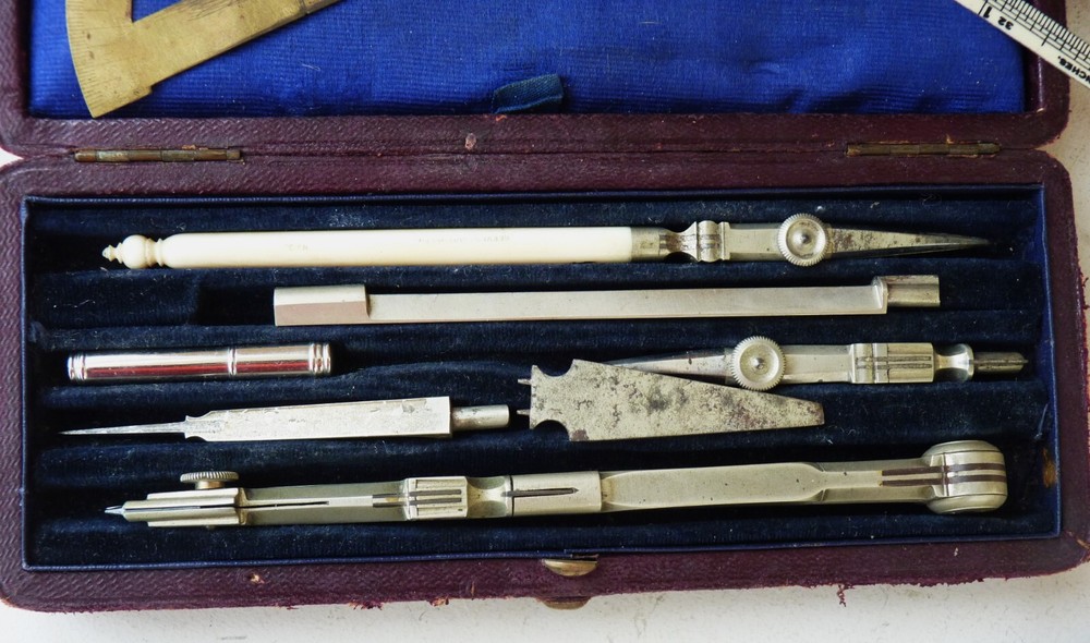 Drawing set & Compass Reeves ? Vintage Drawing tools