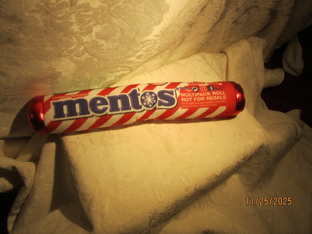 Mentos Candy Canes Vanilla Mint Stuff Candy Roll 13 1/2" Long