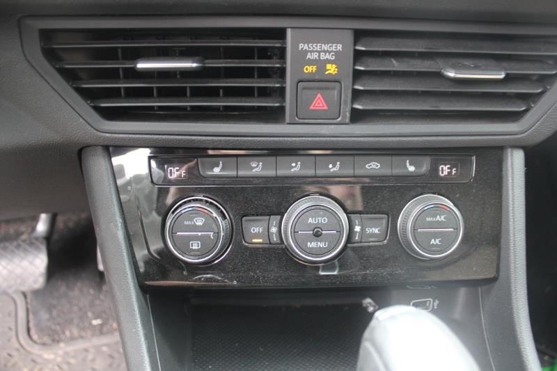 Camera/Projector Camera Windshield Mounted Fits 16-19 PASSAT 595420