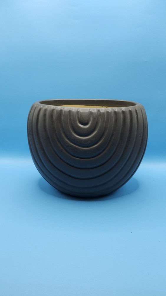 Pewter colored textured medium planter 6in opening