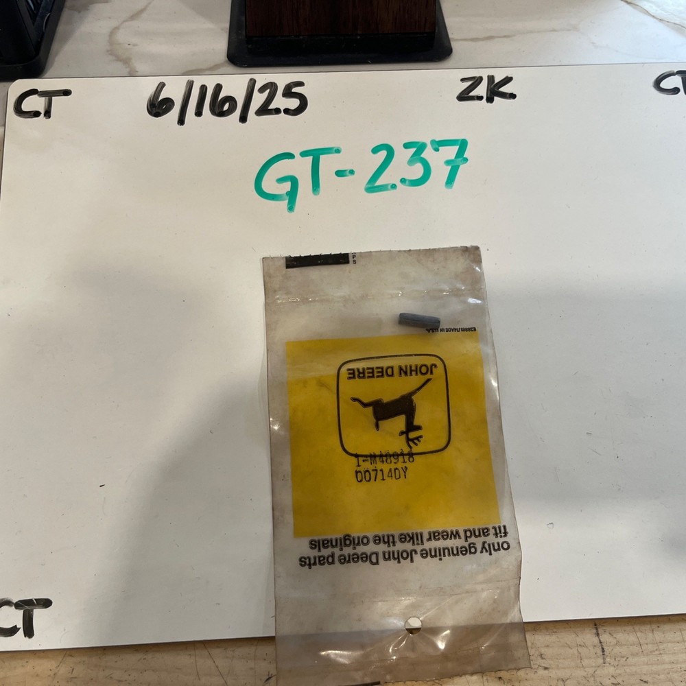 John Deere M48918 Pin