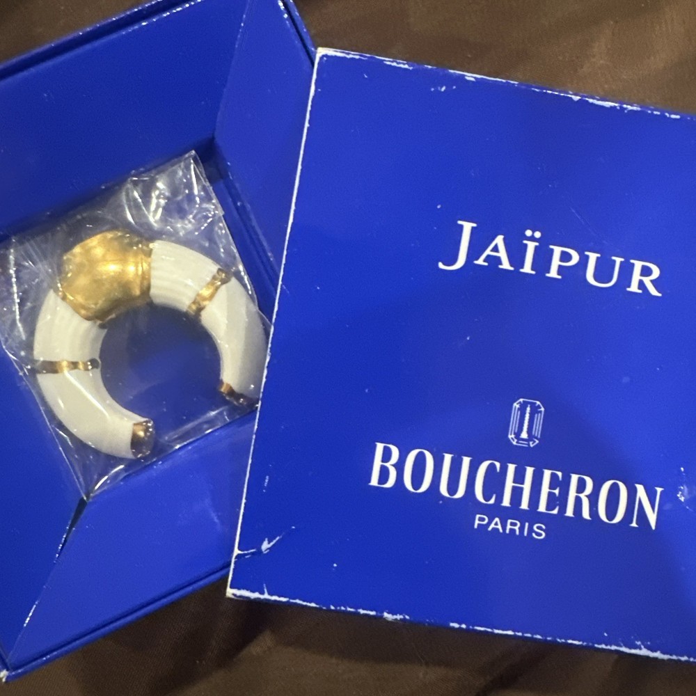 Boucheron Jaipur Perfume Enameled Ceramic Lapel PIN Scent Diffuser NIB