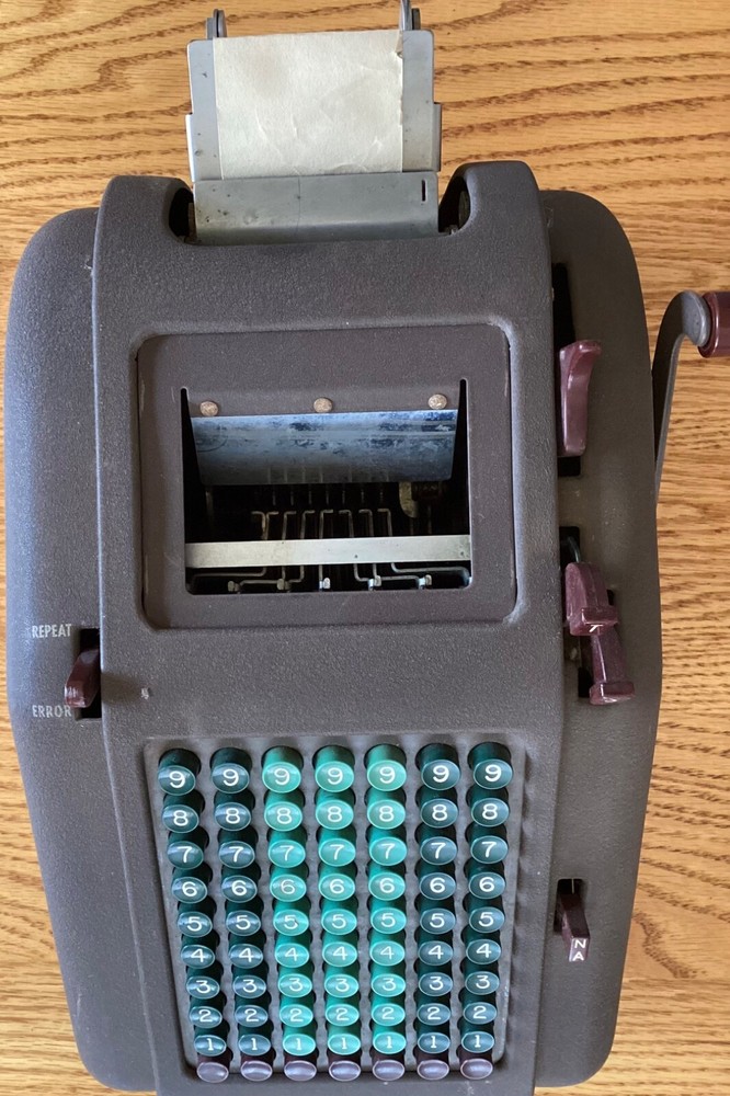 Smith & Corona Hand Crank Adding Machine, Vintage model