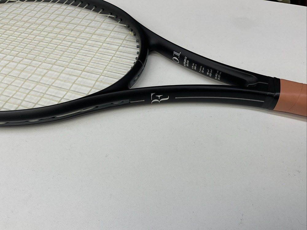 Used Wilson RF 01 Future Grip Size 4 1/4