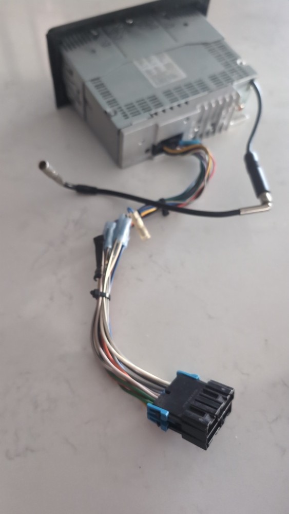 Alpine CDE-9841 CD Receiver with install kit