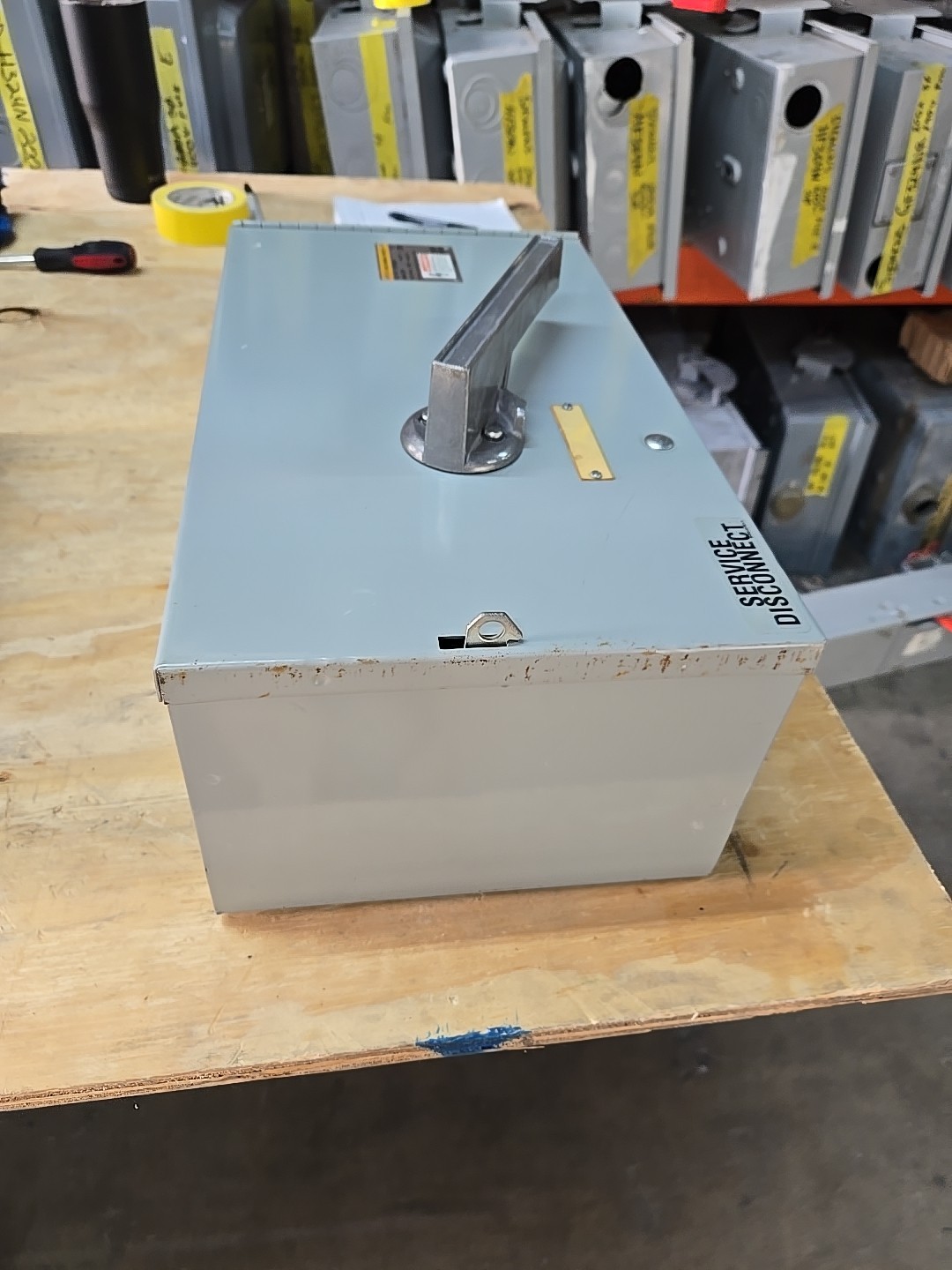 V7F3604 Siemens I-T-E 200 amp 600V WITH MOUNTING KIT