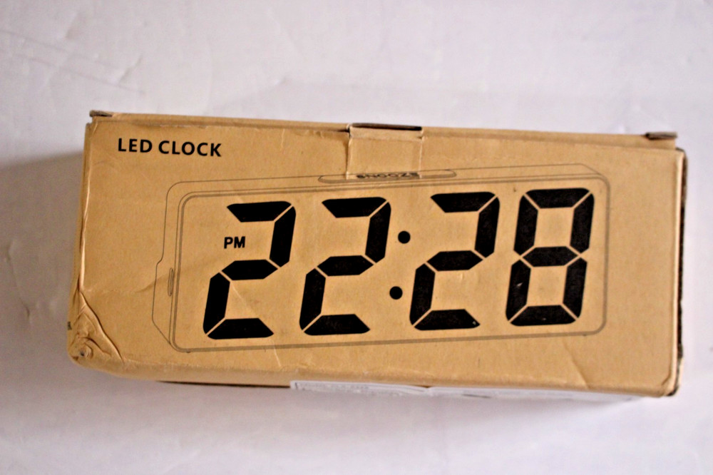 LED CLOCK PLX-A228 WHITE
