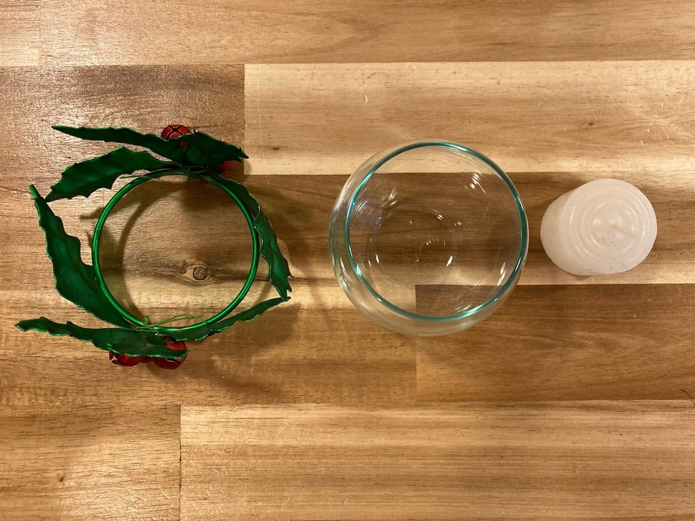 Holly And Berries Tea Light