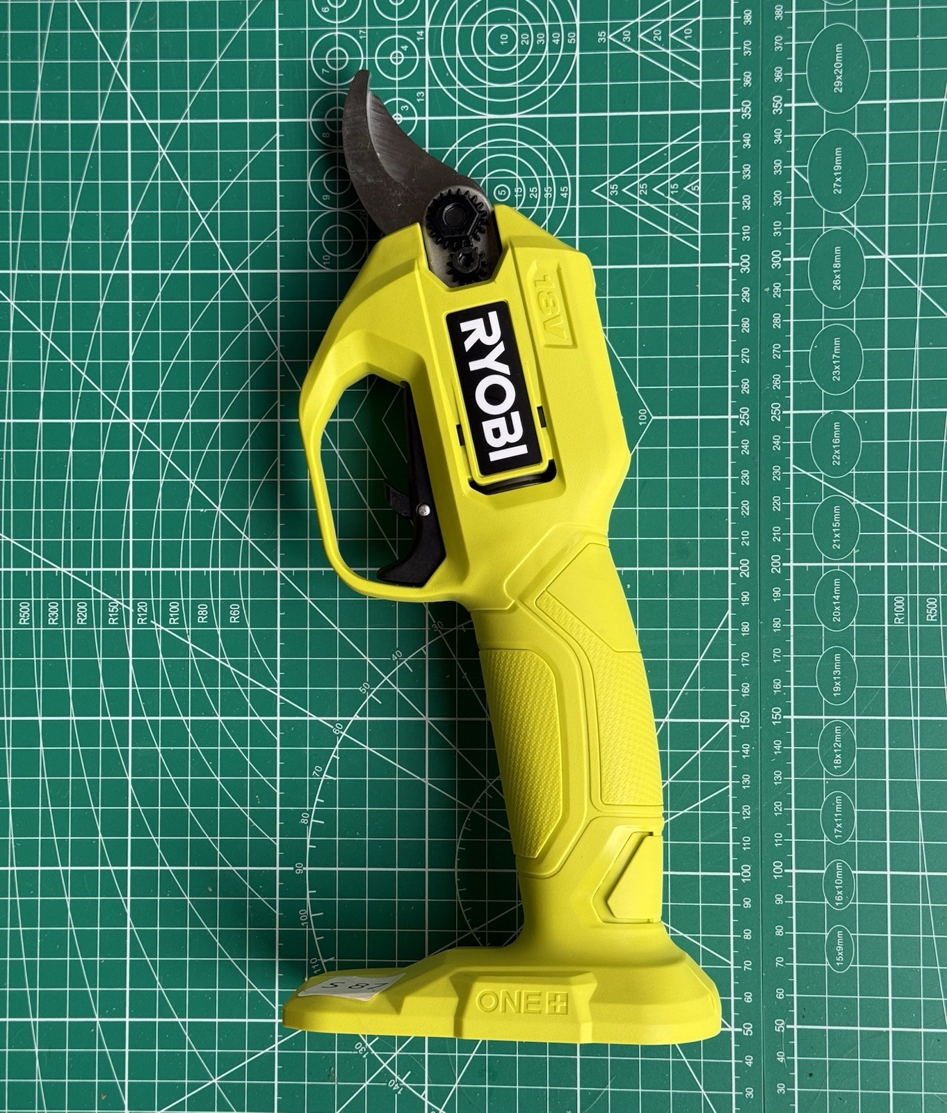 RYOBI ONE+ 18V Cordless Pruner (Tool Only) - P2504VNM