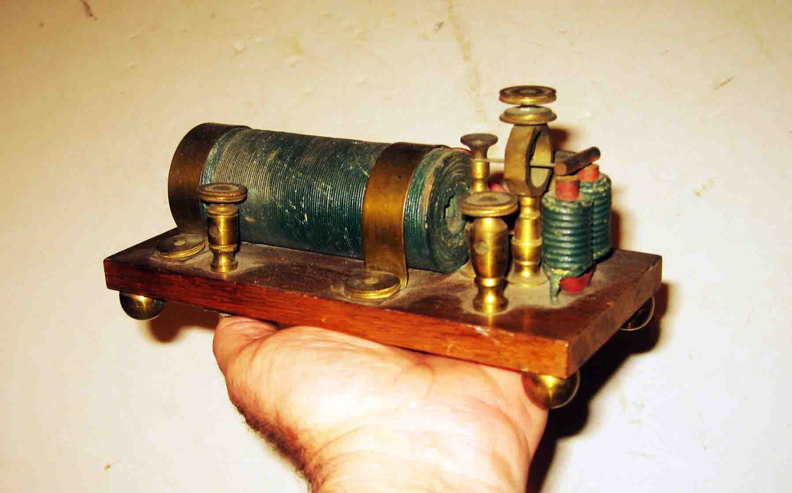 RARE c1845 DANIEL DAVIS Jr Boston QUACK MEDICAL ELECTRICAL COIL /BRASS BALL FEET