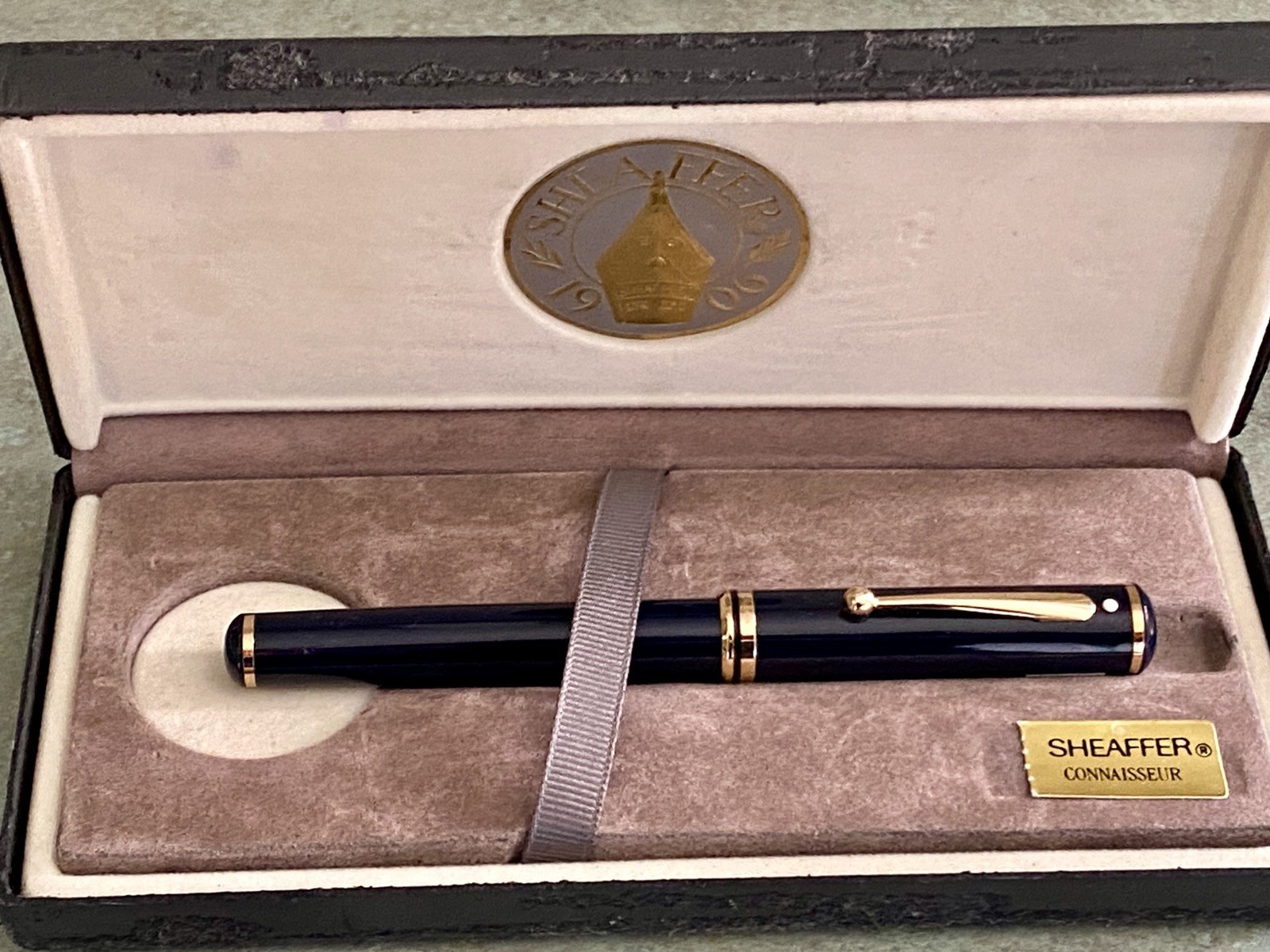 Sheaffer Connaiseur Fountain Pen 18k Fine Point Nib Black Pen