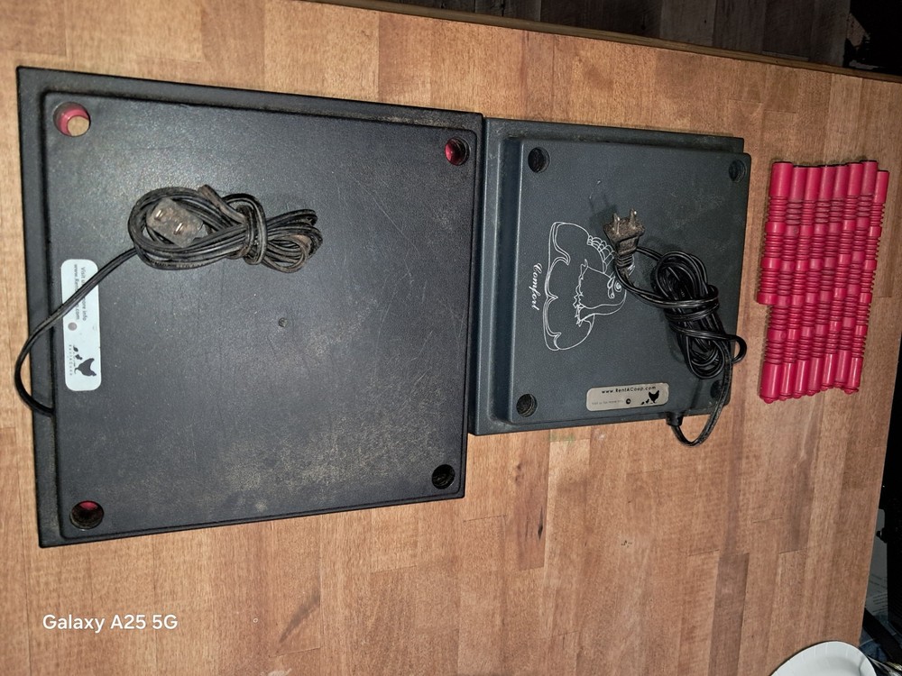 2 brooder box heaters one 10 inch, one 12 inch working as they should