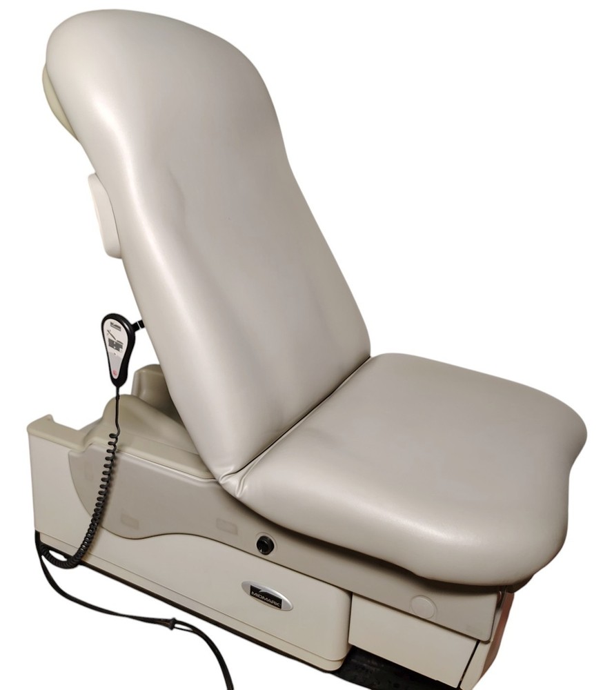 Midmark 623-008 Barrier Free Power Exam Table with Hand Controller