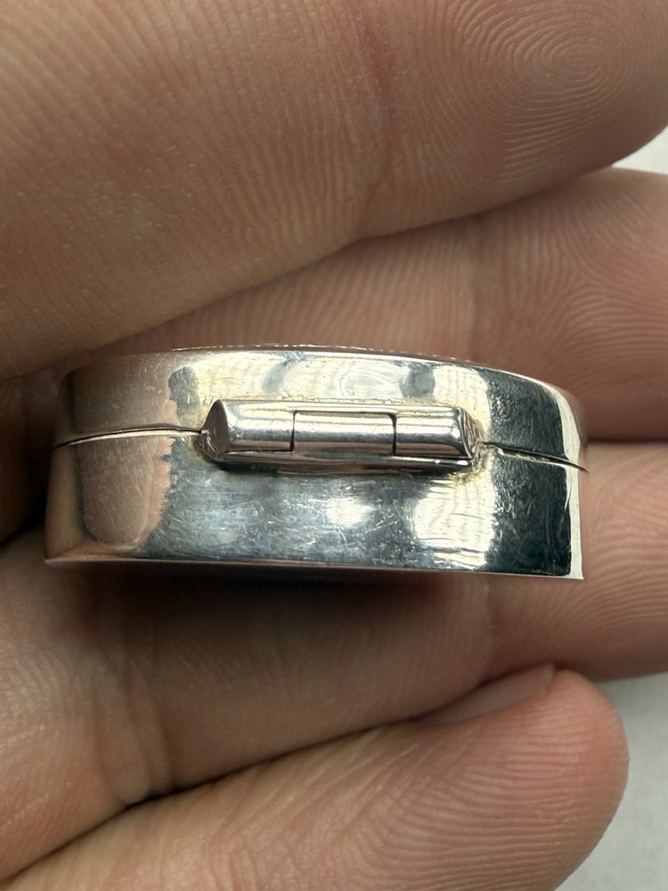 Vintage Solid Sterling Silver Oval Shape Etched Pattern Snuff/Pill Box - 5.7g