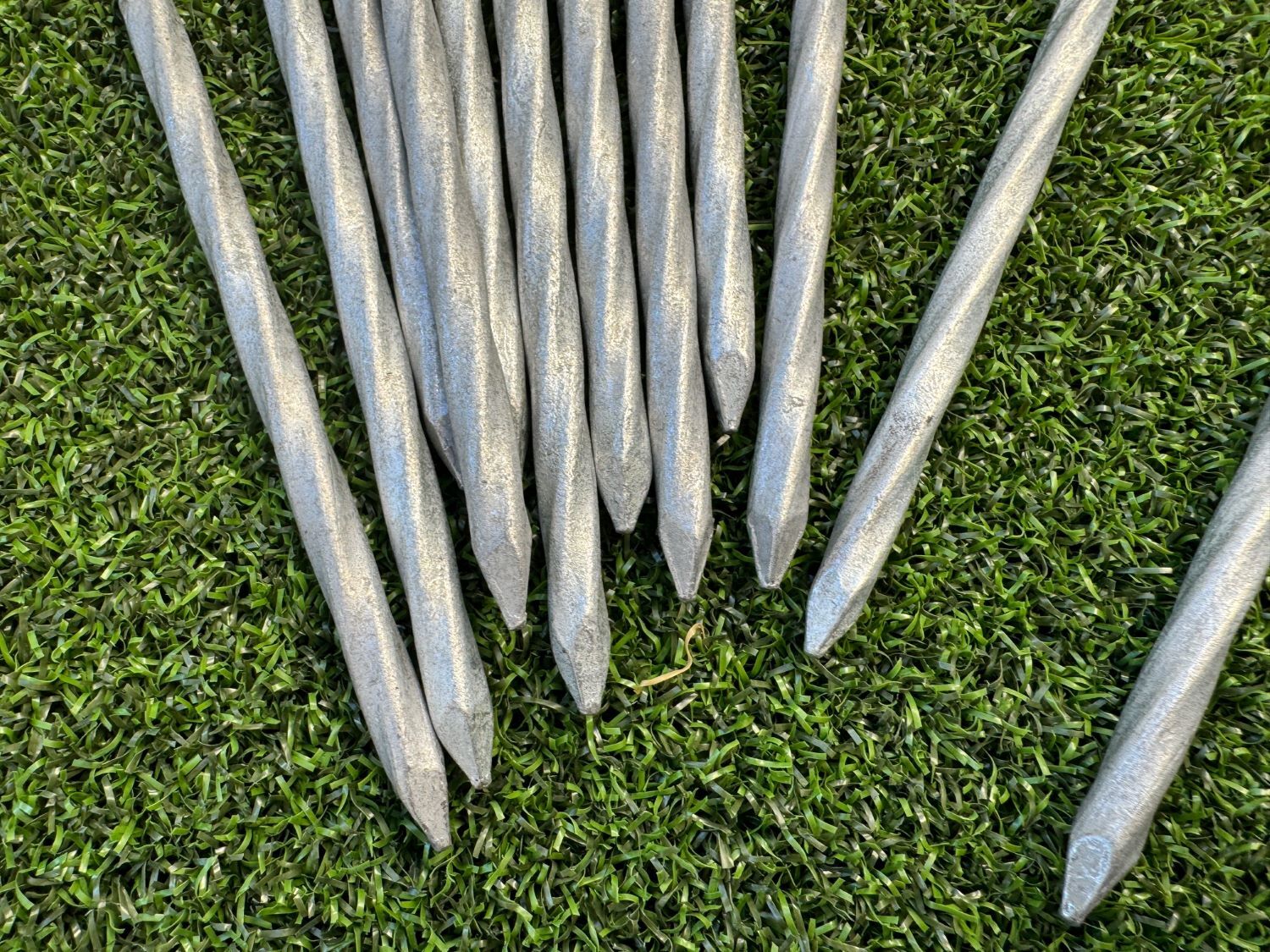 Sandbaggy 6 in. Heavy Duty Galvanized Spiral Artificial Turf Nails - 3 Ga Steel