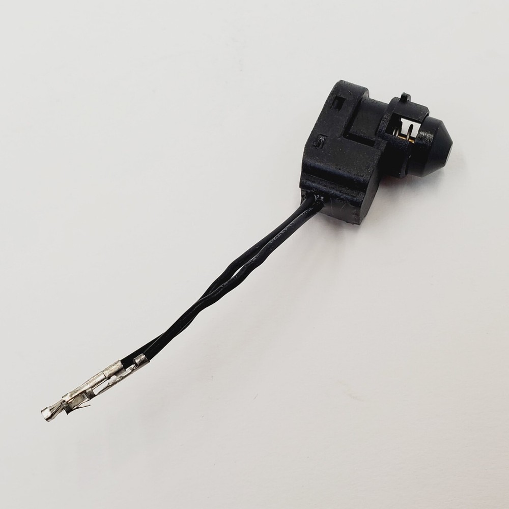 Handlebar-Mounted Front Brake Light Switch for 2012-17 Harley Softail Dyna XL