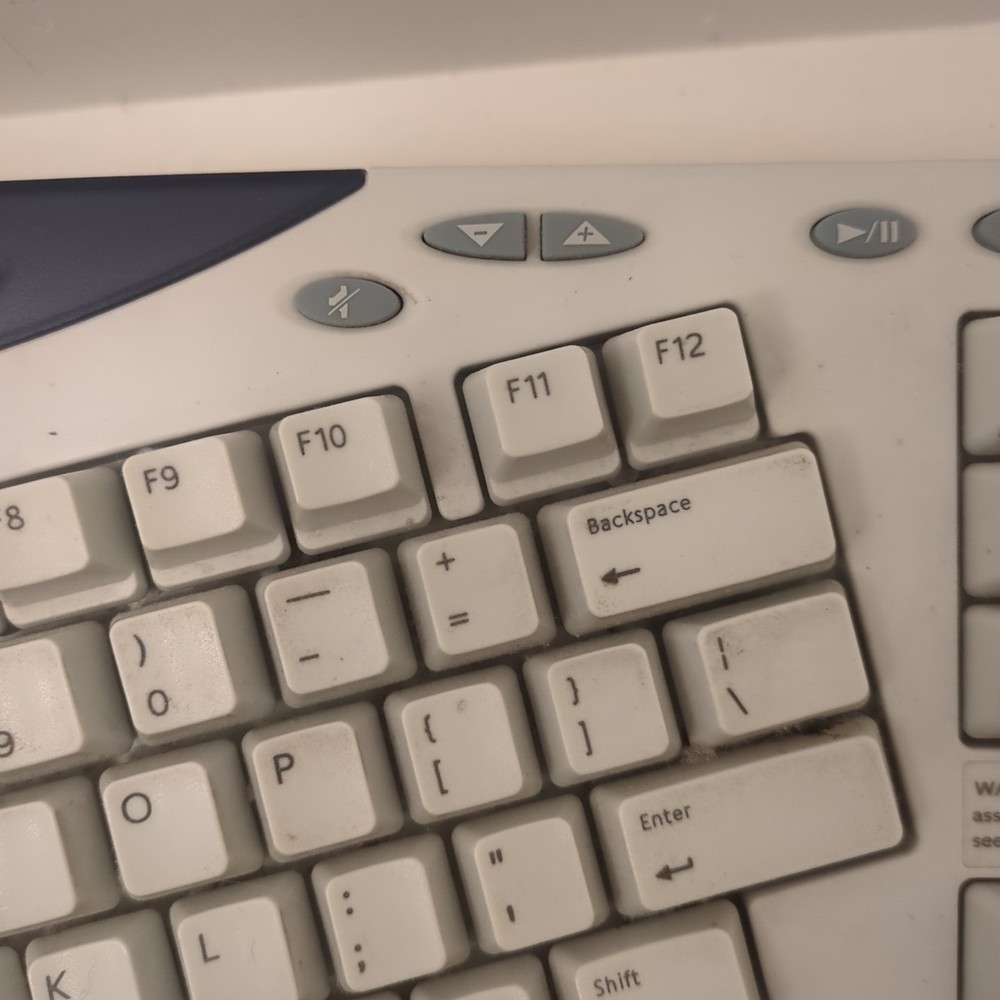 Untested Logitech Cordless Desktop Pro Ergonomic keyboard circa 2000 867038-0100