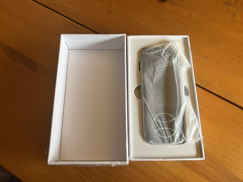 Yagoolh AI Voice Translator 127 Languages Open box