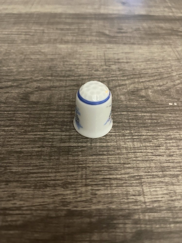 Vtg Skiing - Reutter Germany Porcelain Thimble