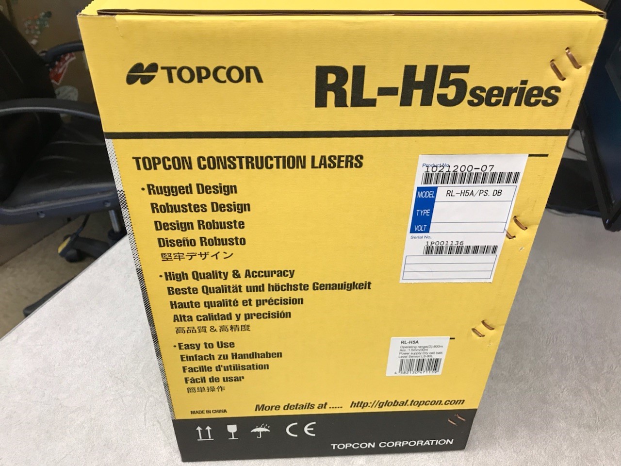 Topcon RL-H5A Auto Laser Level- Alkaline Battery w/ case, rod clamp & detector