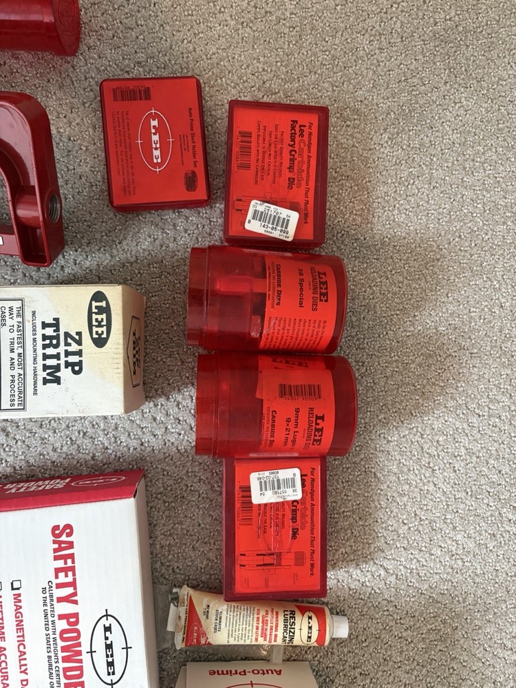 Lee Anniversary Reloading Kit With additional Dies; See Pics and Description