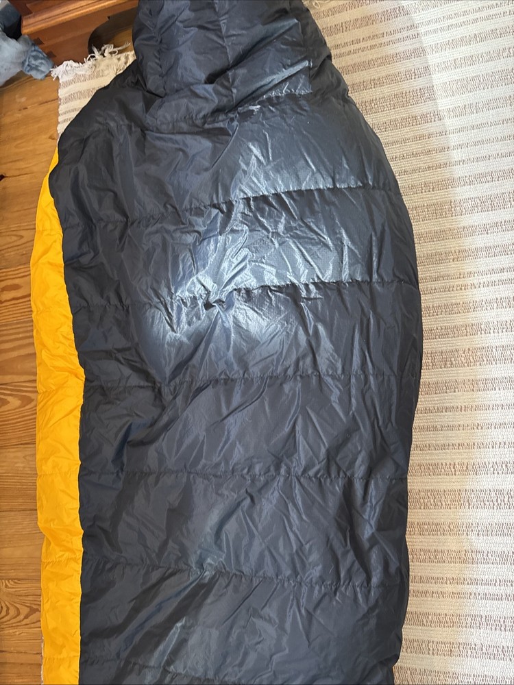 Midwest Mountaineering Down Filled Sleeping Bag. EUC