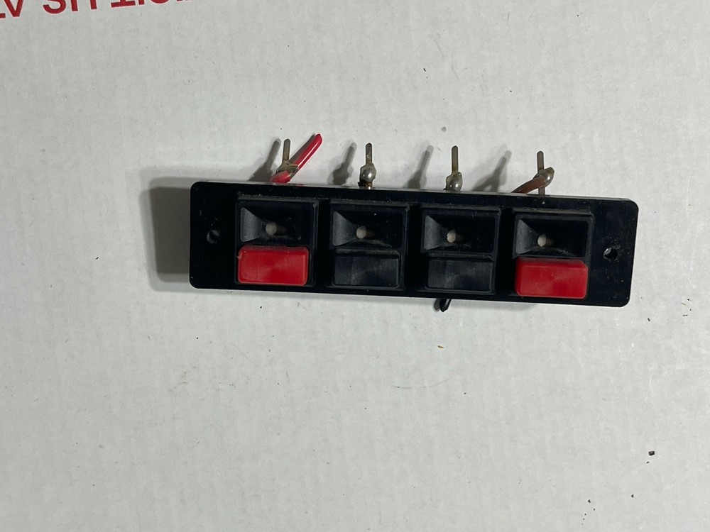 Marantz 1122DC - Speaker Terminal - Right And Left Channels