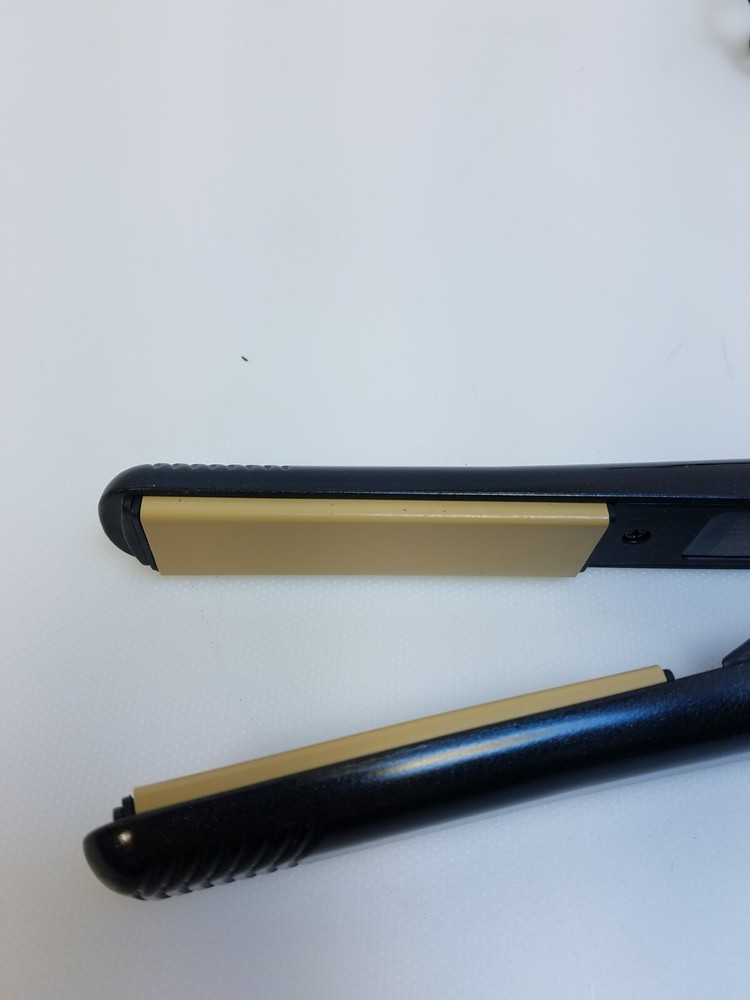 Revlon Flat Iron Model RVST2046 Black/Gold