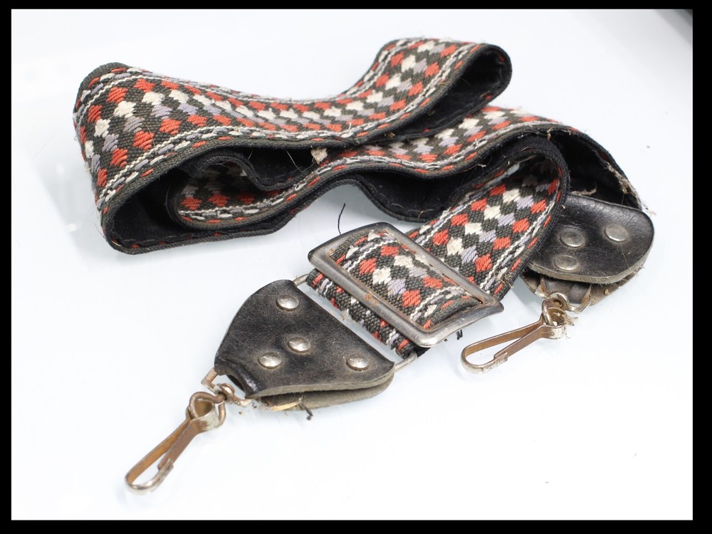 209114 VINTAGE CAMERA NECK / SHOULDER  STRAP USED