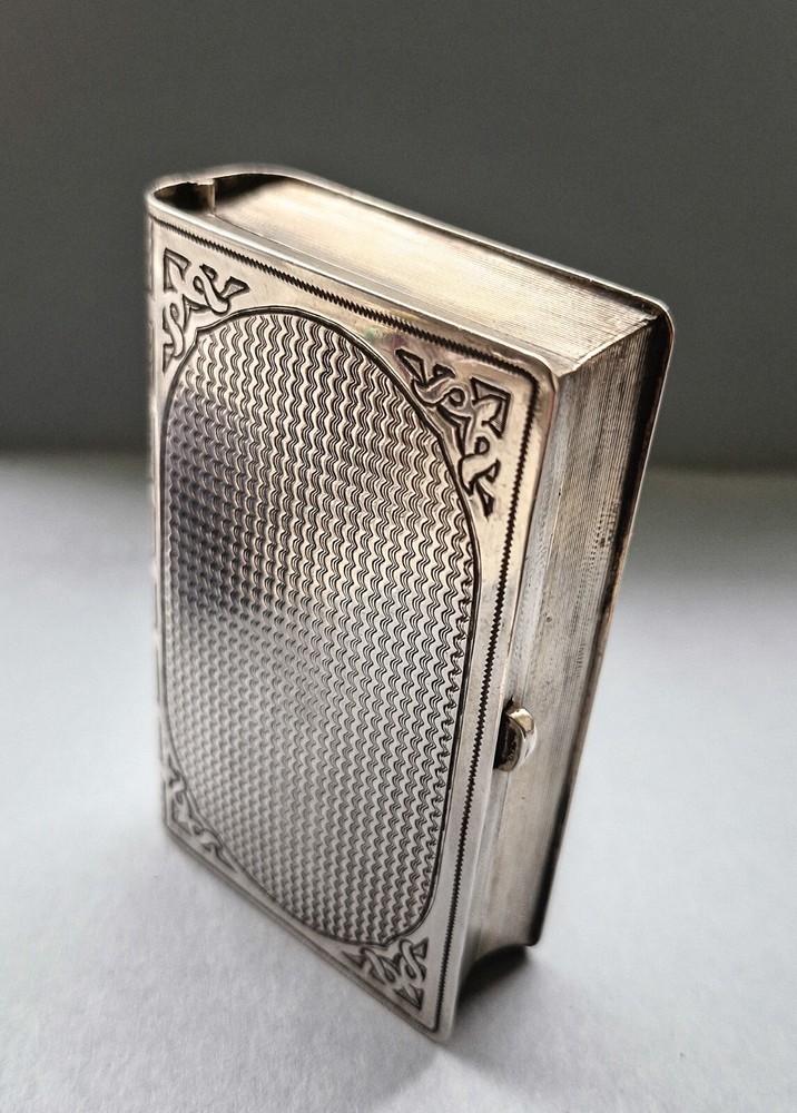 Exceptional antique Russian solid silver cigarette box, Moscow 1882