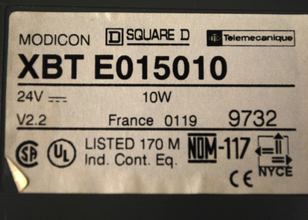 Square D XBTE015010 MAGELiS Operator Interface 24vdc - USED