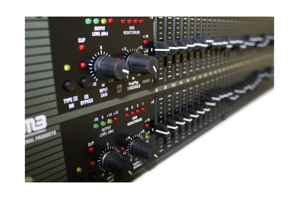 EMB Professional Sound System EB831EQ Graphic Equalizer/Limiter with Type 3 N...