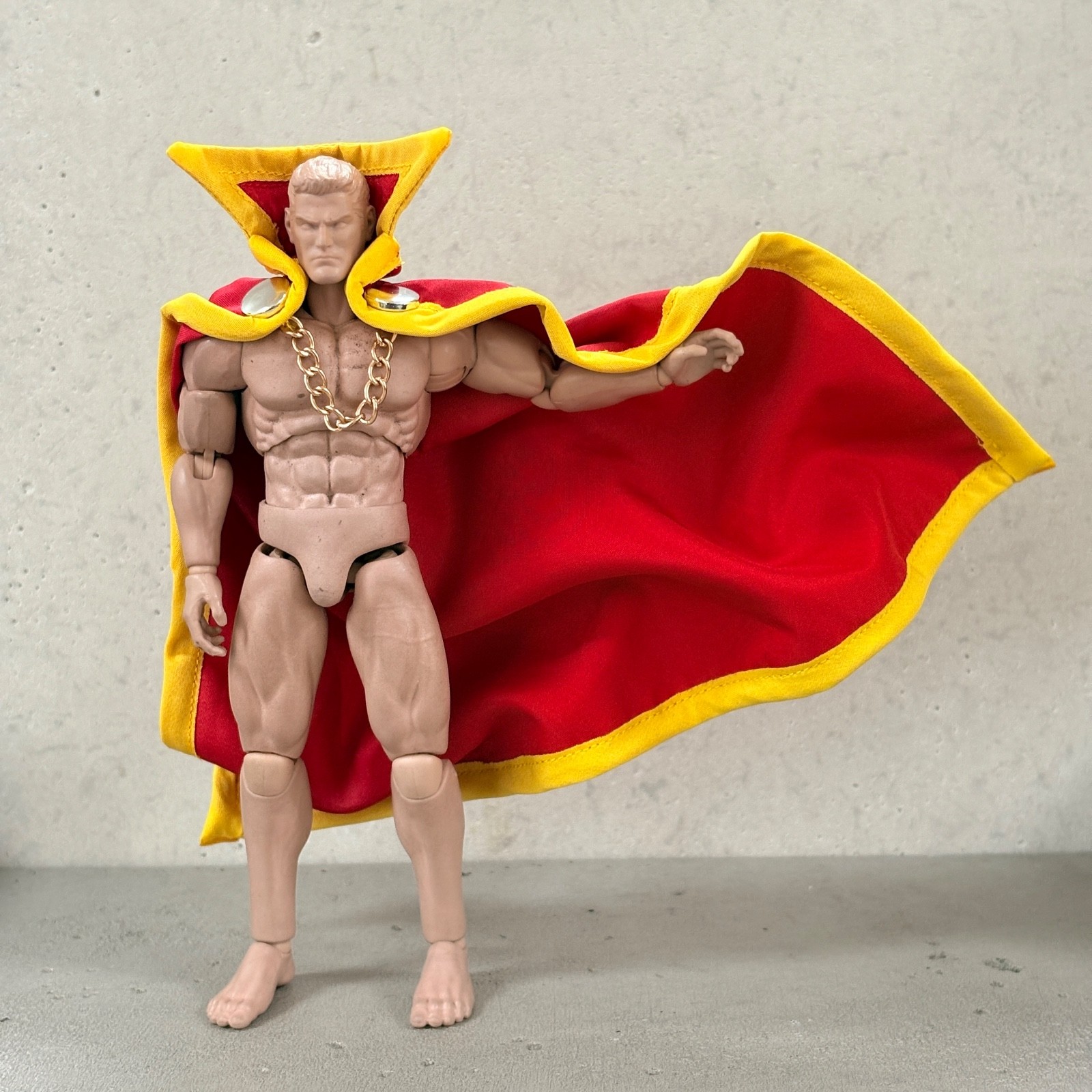 PB-C-GLD: 1/12 Wired Red Cape with metal chain for Marvel Legends Gladiator