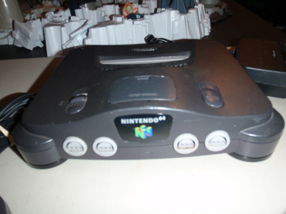 NINTENDO 64 N64 SYSTEM WITH 4 CONTROLLERS TESTED