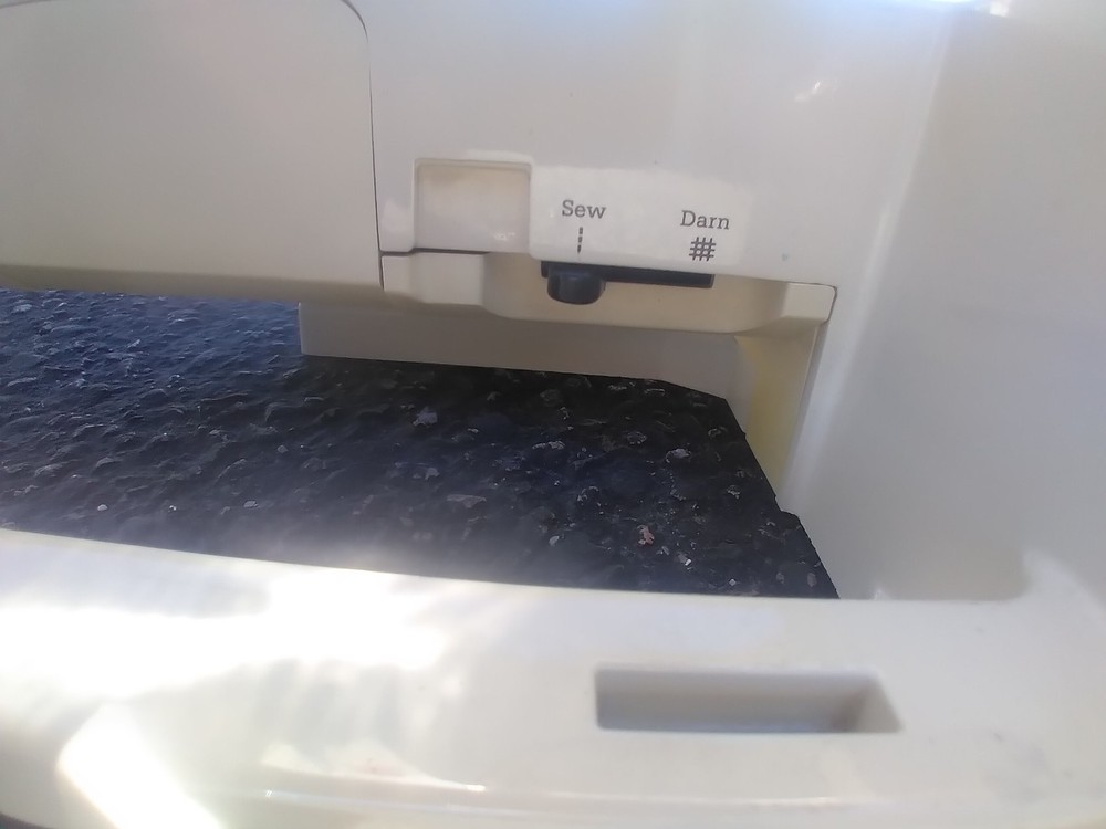 Montgomery Ward Sewing Machine UHT J2000