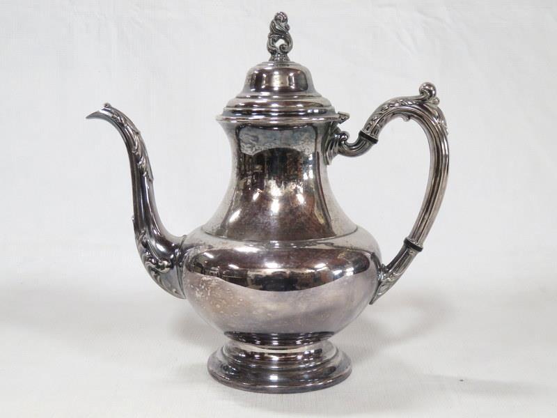 Vintage Oneida Sea Crest Silverplate Coffee Pot