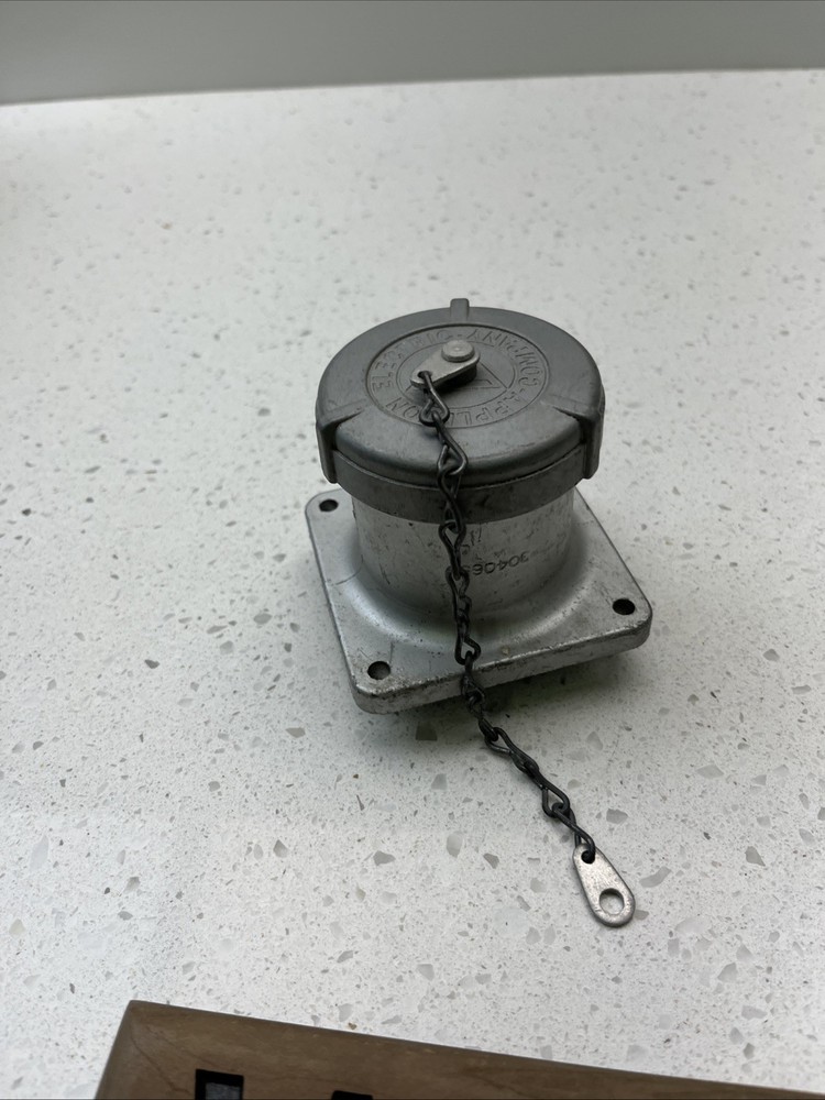 Appleton ACR3033 powertite receptacle (476)