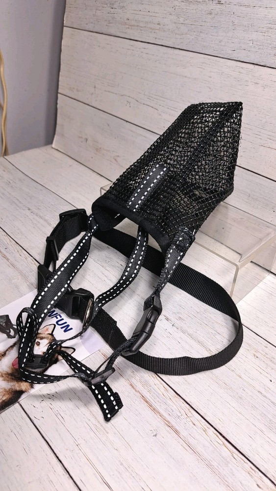 Mesh Dog Muzzle, Breathable Soft Dog Muzzle with 3 Reflective Straps Size: Large